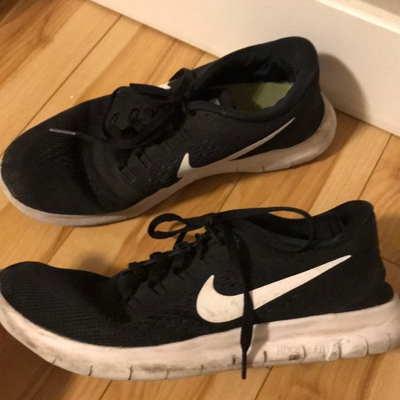 Black Nike free RN shoes